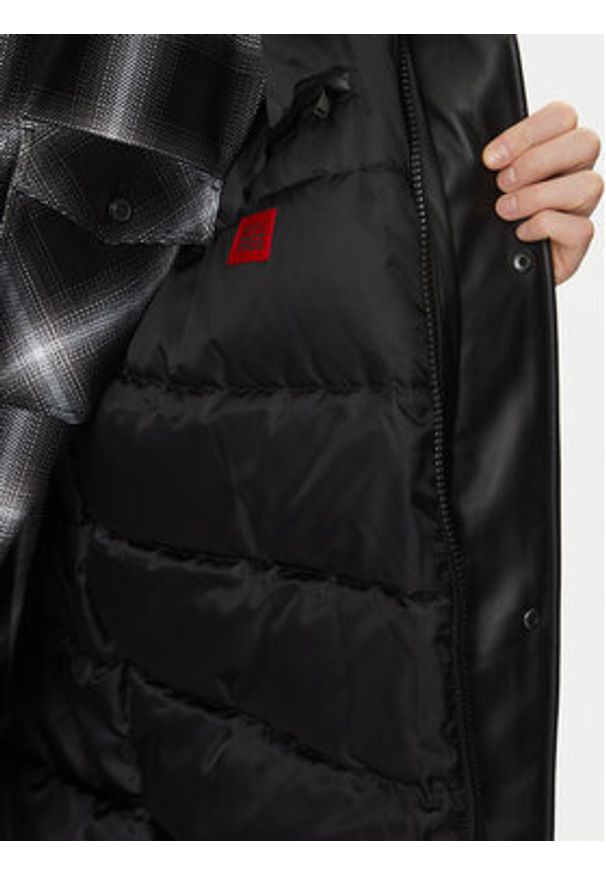 Hugo - HUGO Kurtka z imitacji skóry Misian2441 50522494 Czarny Relaxed Fit. Kolor: czarny. Materiał: skóra