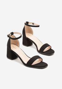 Born2be - Czarne Sandały Vices na Obcasie w Klasycznym Stylu Sarmeira. Okazja: na co dzień. Zapięcie: sprzączka. Kolor: czarny. Materiał: jeans. Wzór: kwiaty. Obcas: na obcasie. Styl: klasyczny. Wysokość obcasa: średni #5