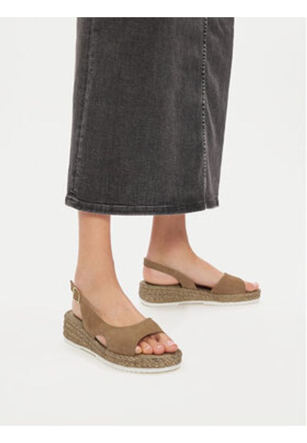 Lasocki Sandały WI16-3087-01 Beżowy. Kolor: beżowy. Materiał: skóra, zamsz