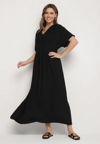 Born2be - Czarna Sukienka z Bawełną i Górą w Stylu Nietoperza Filenia. Okazja: na co dzień. Kolor: czarny. Materiał: bawełna. Styl: casual #1