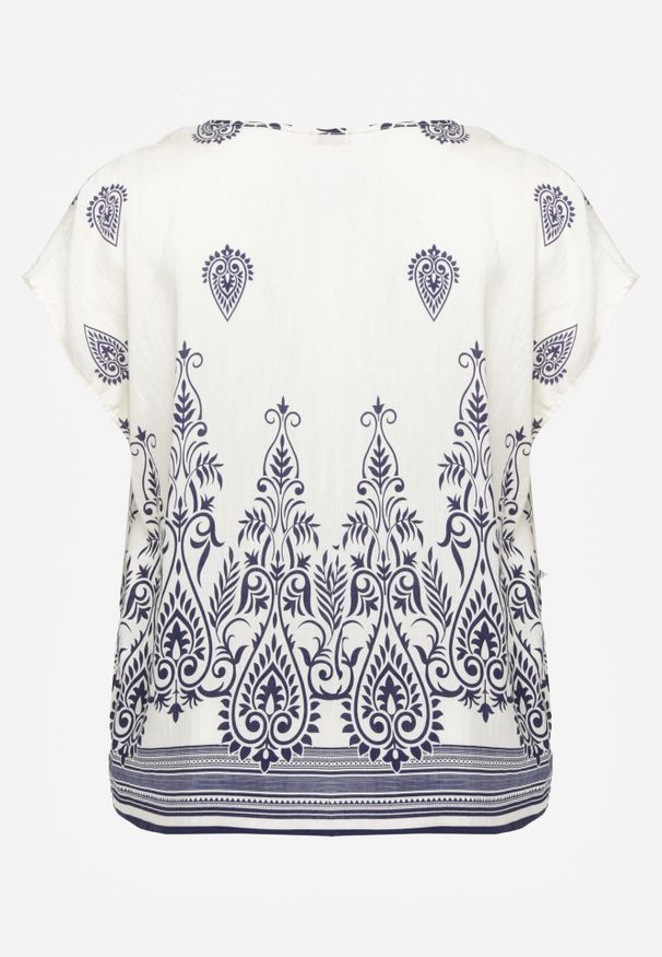 Born2be - Granatowa Wiskozowa Bluzka z Etnicznym Wzorem Melloshell. Okazja: na co dzień. Kolor: niebieski. Materiał: wiskoza. Styl: elegancki, casual