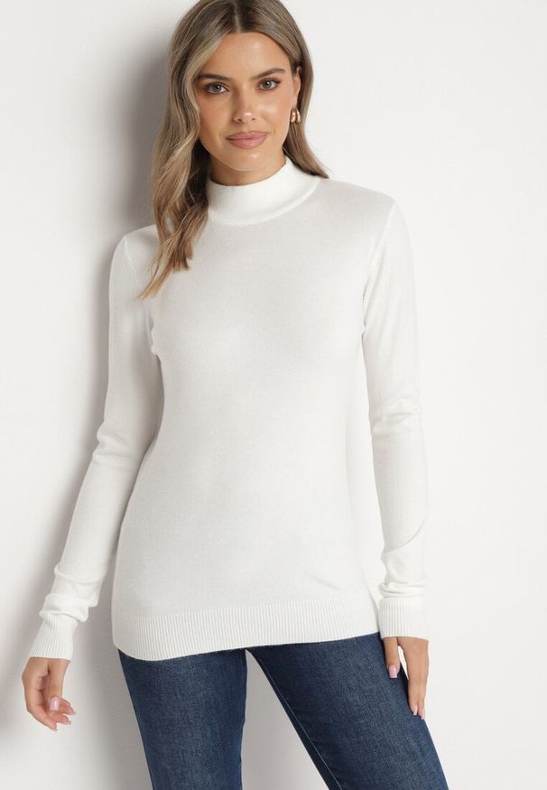 Born2be - Biały Klasyczny Półgolf z Domieszką Kaszmiru Zailena. Okazja: na imprezę, na co dzień. Kolor: biały. Materiał: kaszmir. Wzór: aplikacja. Styl: klasyczny