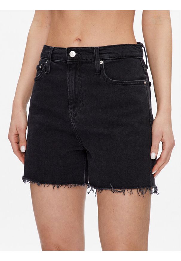 Calvin Klein Jeans Szorty jeansowe J20J220642 Czarny Regular Fit. Kolor: czarny. Materiał: jeans, bawełna