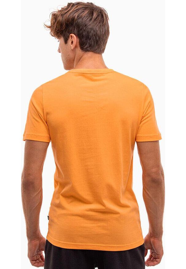 Koszulka sportowa męska Puma ESS Small Logo Tee. Kolor: pomarańczowy. Materiał: bawełna