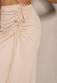 Renee - Beżowa Spódnica z Wiskozą High Waist Marszczeniem i Wiązaniem Tesainea. Okazja: na co dzień. Stan: podwyższony. Kolor: beżowy. Materiał: wiskoza. Styl: elegancki, casual #3