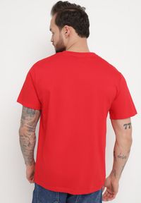 Born2be - Czerwona Koszulka T-Shirt z Bawełny Iladara. Kolor: czerwony. Materiał: bawełna #7