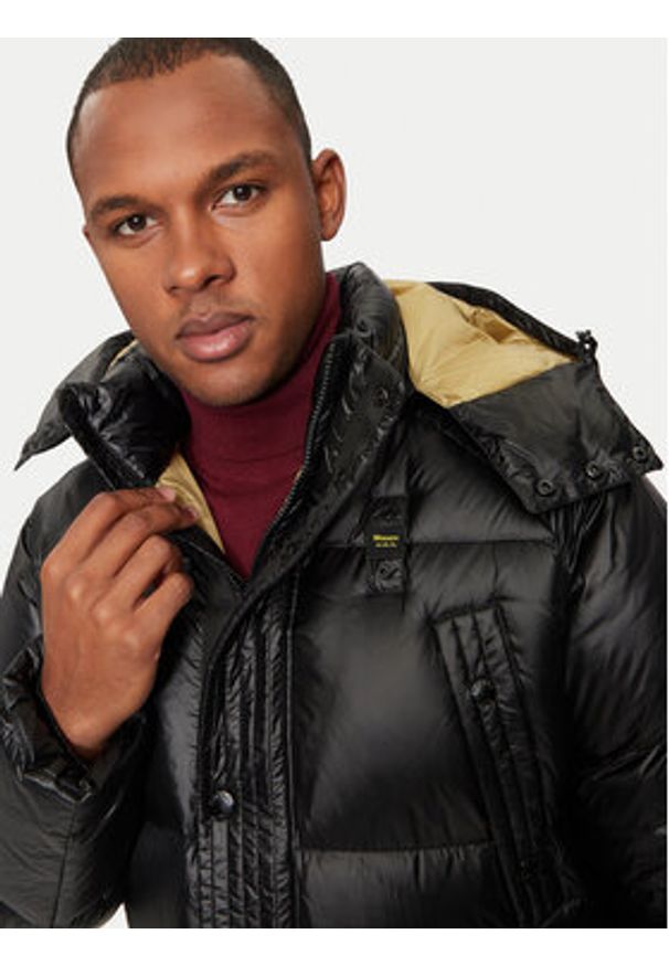 Blauer Kurtka puchowa 24WBLUK03323 Czarny Regular Fit. Kolor: czarny. Materiał: syntetyk