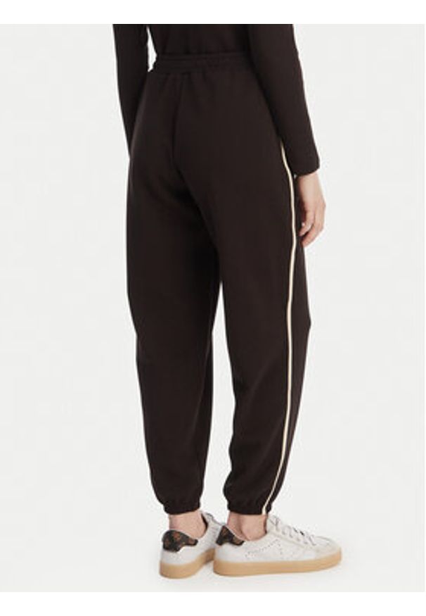 Guess Spodnie dresowe V6GB02 K2915 Brązowy Regular Fit. Kolor: brązowy. Materiał: syntetyk