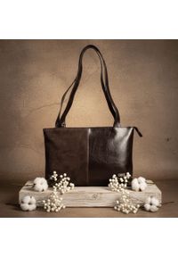 Shopperka klasyczna torebka zamszowa SHE skóra 723 czekolada. Wzór: gładki. Materiał: skórzane. Styl: klasyczny #1