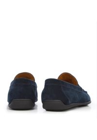 Wittchen - Męskie mokasyny pensówki zamszowe cieniowane granatowe. Zapięcie: pasek. Kolor: niebieski. Materiał: zamsz, skóra. Wzór: aplikacja. Sezon: lato. Styl: klasyczny, elegancki #7