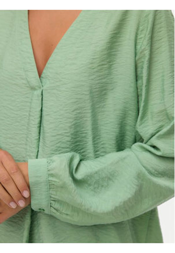 Vero Moda Bluzka Urli 10338835 Zielony Regular Fit. Kolor: zielony. Materiał: wiskoza