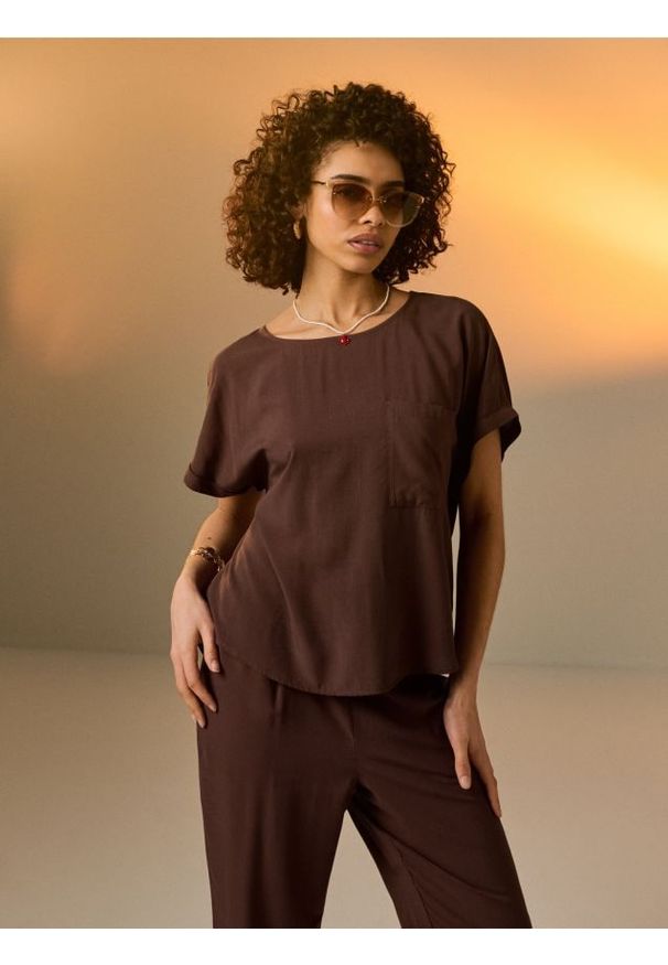 Sinsay - Wiskozowa bluzka - brązowy. Kolor: brązowy. Materiał: wiskoza