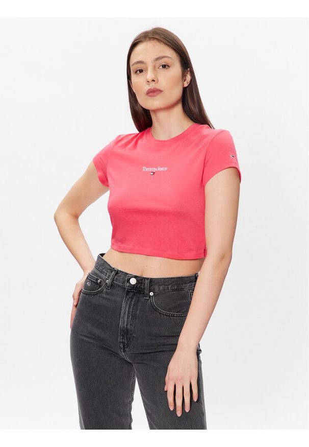 Tommy Jeans T-Shirt Essential Logo DW0DW15444 Różowy Cropped Fit. Kolor: różowy. Materiał: syntetyk, bawełna