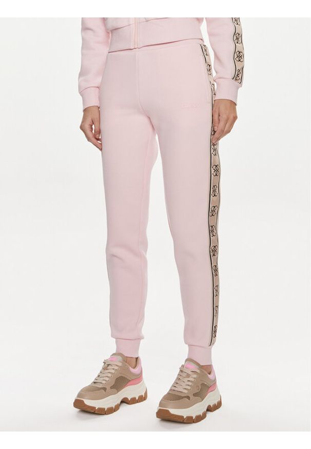 Guess Spodnie dresowe Britney V2YB15 KB3P2 Różowy Regular Fit. Kolor: różowy. Materiał: bawełna, syntetyk