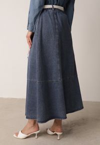 Born2be - Granatowa Rozkloszowana Spódnica Jeansowa z Bawełny z Paskiem z Apaszką Ipharianne. Okazja: na co dzień, do pracy, na spotkanie biznesowe. Kolor: niebieski. Materiał: jeans, bawełna. Styl: klasyczny, casual, biznesowy #7