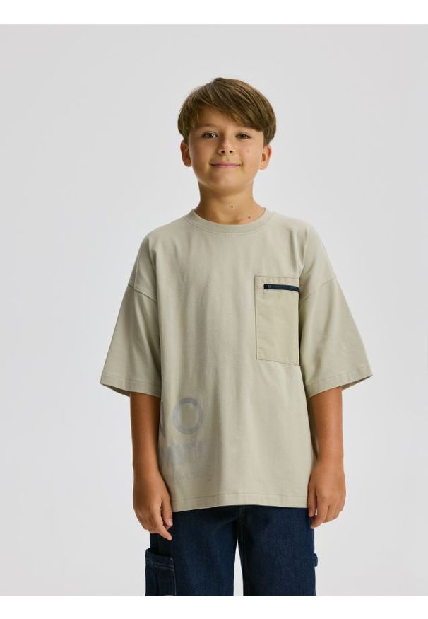 Reserved - Bawełniany t-shirt oversize - kremowy. Kolor: kremowy. Materiał: bawełna