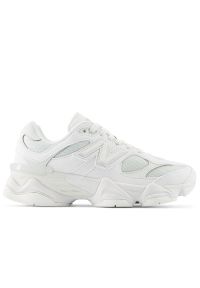 Buty New Balance GC9060LL - białe. Kolor: biały. Materiał: guma, materiał, syntetyk. Szerokość cholewki: normalna. Sport: turystyka piesza