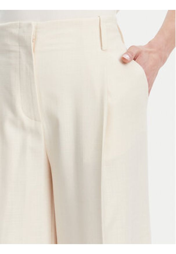 SIMONA CORSELLINI - Simona Corsellini Spodnie materiałowe P25CPPA01901 Écru Relaxed Fit. Materiał: wiskoza