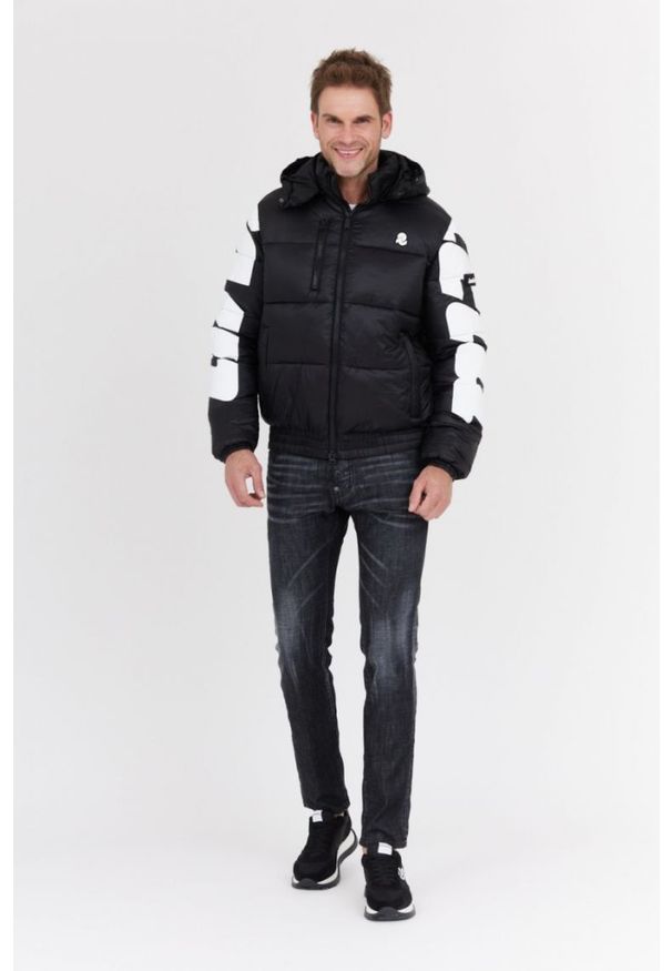 Invicta - INVICTA Czarna kurtka puchowa męska z dużym logo, Rozmiar XXL. Kolor: czarny. Materiał: puch