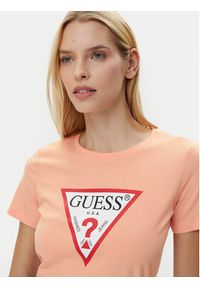 Guess T-Shirt W1YI1B I3Z14 Koralowy Regular Fit. Kolor: pomarańczowy. Materiał: bawełna