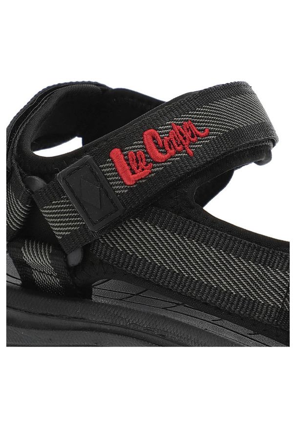 Czarne Sandały Lee Cooper Wygodne Buty Na Lato. Okazja: na co dzień. Zapięcie: rzepy. Kolor: szary. Materiał: materiał. Sezon: lato. Styl: casual