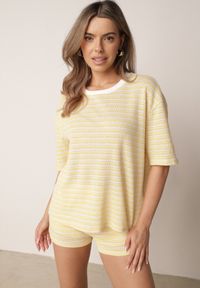 Born2be - Żółty Komplet Bawełniany z Dzianiny Szorty i T-shirt o Luźnym Kroju w Paski Proseltte. Kolor: żółty. Materiał: bawełna, dzianina. Wzór: paski #1