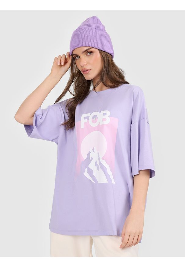 4f - 4F T-shirt loose z nadrukiem damski - fioletowy XS. Okazja: na co dzień. Kolor: fioletowy. Materiał: materiał. Wzór: nadruk. Styl: casual, street, klasyczny, sportowy