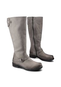 Szare Kozaki Simen Damskie Ocieplane Buty Zimowe. Okazja: na co dzień. Zapięcie: klamry. Kolor: szary. Szerokość cholewki: normalna. Wzór: paski. Wysokość cholewki: przed kolano. Materiał: nubuk. Sezon: zima. Styl: casual, klasyczny #5