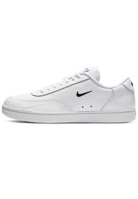 Buty do chodzenia męskie Nike Court Vintage. Zapięcie: sznurówki. Kolor: biały. Materiał: skóra, tkanina. Szerokość cholewki: normalna. Model: Nike Court. Sport: turystyka piesza