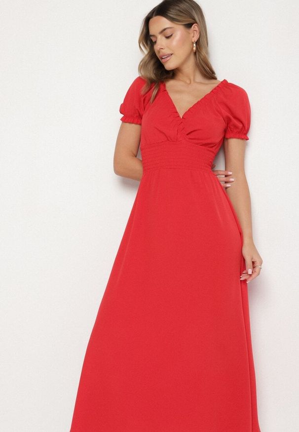 Born2be - Czerwona Sukienka Ozdobiona Bufkami Dolinossa. Okazja: na co dzień. Kolor: czerwony. Wzór: aplikacja. Sezon: lato. Styl: casual