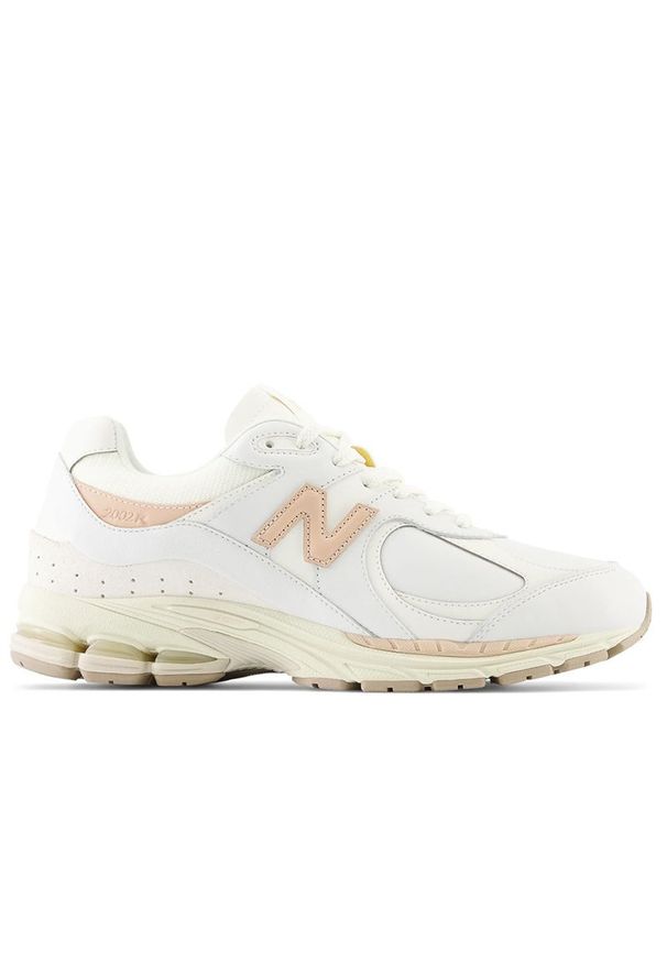 Buty New Balance M2002RVF - białe. Okazja: na co dzień. Kolor: biały. Materiał: guma, syntetyk, skóra, materiał. Szerokość cholewki: normalna. Sport: bieganie