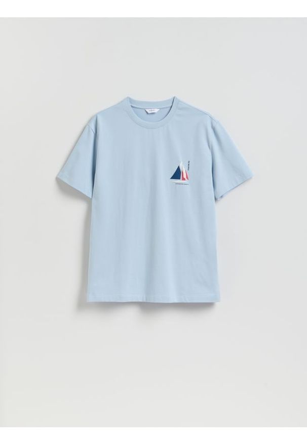 Reserved - T-shirt comfort z nadrukiem - jasnoniebieski. Kolor: niebieski. Materiał: dzianina, bawełna. Wzór: nadruk