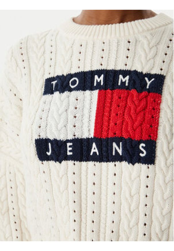 Tommy Jeans Sweter Intarsia Flag Badge DW0DW22317 Kremowy Regular Fit. Kolor: kremowy. Materiał: bawełna