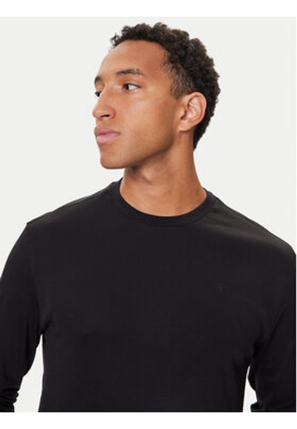 Calvin Klein Longsleeve LV04LD227G Czarny Regular Fit. Kolor: czarny. Materiał: bawełna. Długość rękawa: długi rękaw