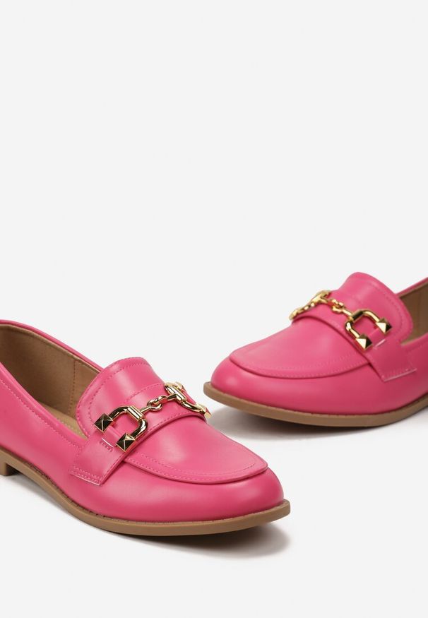 Born2be - Fuksjowe Klasyczne Mokasyny z Elegancką Klamerką Alcmeria. Kolor: różowy. Styl: elegancki, klasyczny