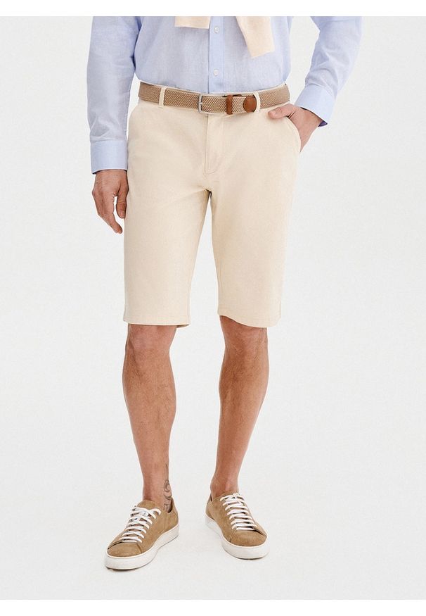 Pako Lorente - PAKO LORENTE - Beżowe szorty męskie. Okazja: na co dzień. Kolor: niebieski, beżowy. Materiał: bawełna, elastan. Wzór: gładki. Sezon: lato. Styl: casual