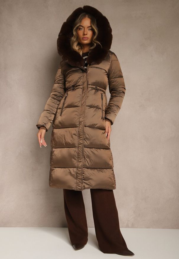 Renee - Brązowa Puchowa Kurtka Pikowana o Długim Kroju z Kapturem z Futerkiem Bavea. Okazja: na spacer, na co dzień. Typ kołnierza: kaptur. Kolor: brązowy. Materiał: futro, puch. Długość: długie. Styl: casual