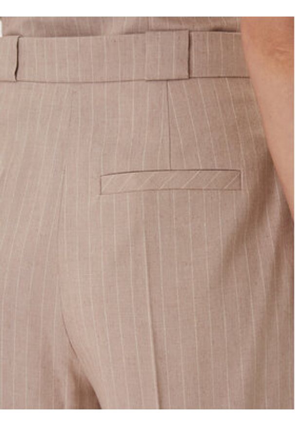 Hugo - HUGO Szorty materiałowe Hamonu 50559853 Beżowy Relaxed Fit. Kolor: beżowy. Materiał: bawełna