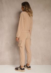 Renee - Ciemnobeżowy Komplet Dresowy Cargo Bluza ze Stójką i Spodnie Jogger Litene. Kolor: beżowy. Materiał: dresówka. Sport: turystyka piesza
