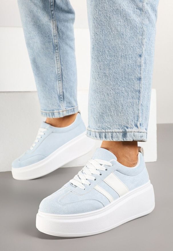 Renee - Niebieskie Sneakersy Klasyczne Tenisówki na Grubej Podeszwie z Koturnem Adessia. Okazja: na co dzień. Kolor: niebieski. Materiał: jeans. Obcas: na koturnie