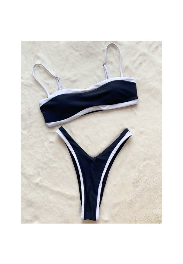 Intica - Dwuczęściowy strój kąpielowy z odważnym wycięciem Fransien. Kolor: czarny. Materiał: tkanina