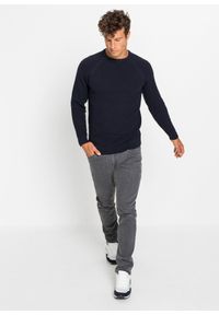 bonprix - Sweter o luźnym splocie z bawełny z recyklingu. Kolor: niebieski. Materiał: bawełna. Wzór: ze splotem #2