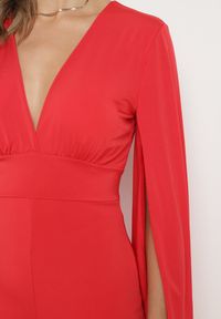 Born2be - Czerwony Długi Kombinezon z Szerokimi Rękawami i Odkrytymi Plecami Dasima. Okazja: na imprezę. Kolor: czerwony. Długość: długie. Styl: klasyczny, elegancki #7