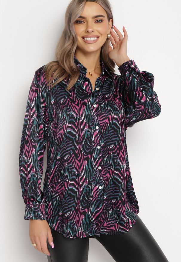 Born2be - Zielono-Różowa Koszula w Abstrakcyjny Animal Print Adilave. Okazja: na co dzień. Kolor: zielony. Wzór: nadruk. Sezon: wiosna. Styl: klasyczny, casual