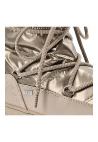 Beżowe Śniegowce Marco Tozzi Ocieplane Buty Damskie. Okazja: na spacer. Wysokość cholewki: przed kolano. Zapięcie: sznurówki. Kolor: beżowy. Materiał: futro. Szerokość cholewki: normalna. Sezon: zima. Styl: elegancki #4