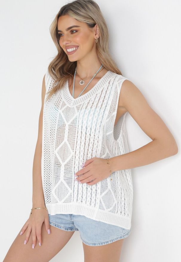 Born2be - Biały Dzianinowy Top w Stylu Kamizelki z Bawełny Blancita. Kolor: biały. Materiał: dzianina, bawełna. Wzór: ażurowy