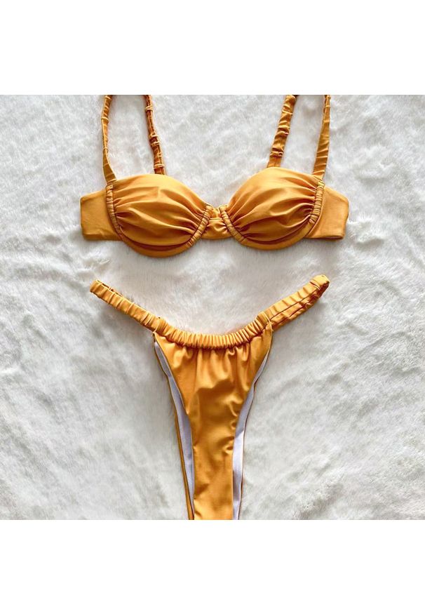 Intica - Bikini z marszczeniem elastyczne na plażę i basen Slavejka. Kolor: złoty. Materiał: tkanina, materiał
