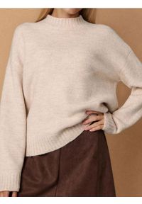 Sinsay - Sweter basic - kremowy. Kolor: kremowy