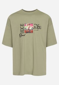 Born2be - Jasnozielona Koszulka z Bawełny Ozdobiona Naszywkami Ranessa. Okazja: na co dzień. Kolor: zielony. Materiał: bawełna. Wzór: aplikacja. Styl: casual #3