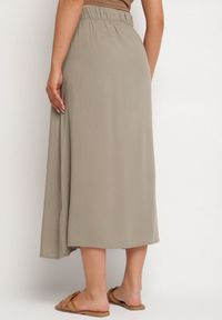 Born2be - Zielona Spódnica z Wiskozy o Rozkloszowanym Kroju Galinelle. Okazja: na co dzień. Kolor: zielony. Materiał: wiskoza. Styl: elegancki, casual #4